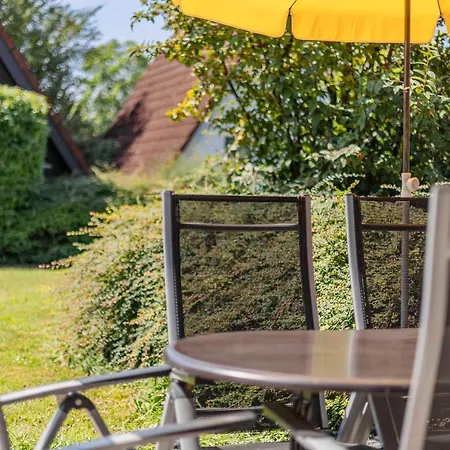 Ferienwohnpark Nurdachhaus Typ 8 Ndt 093 Holiday home Immenstaad am Bodensee